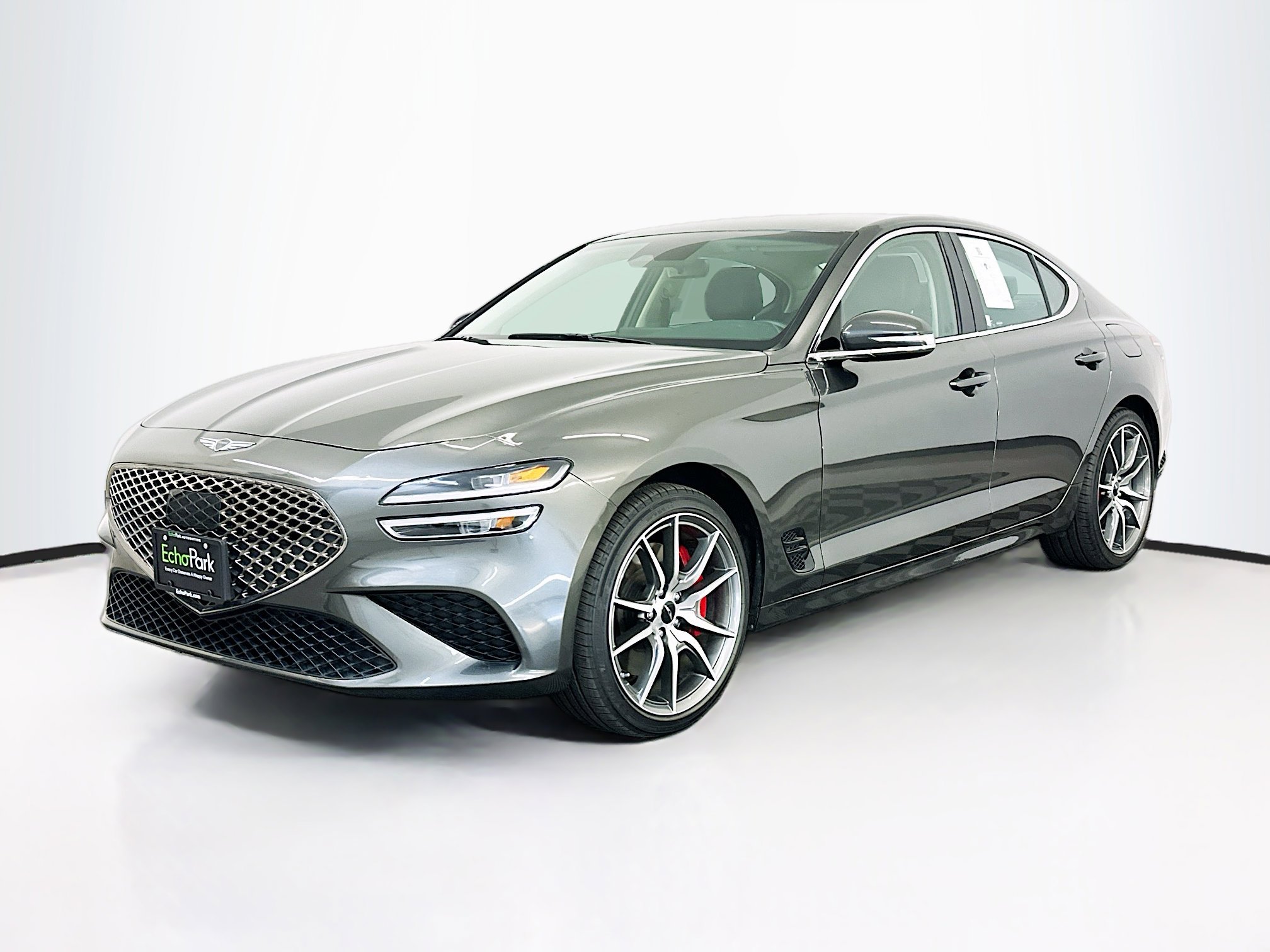 Used 2025 Genesis G70 2.5T image 3