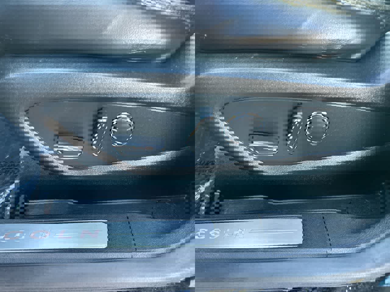 Used 2017 Lincoln MKC Select w/ Lincoln MKC Climate Package image 22