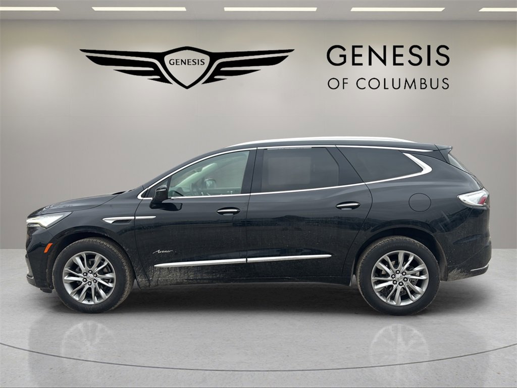 Used 2023 Buick Enclave Avenir image 2