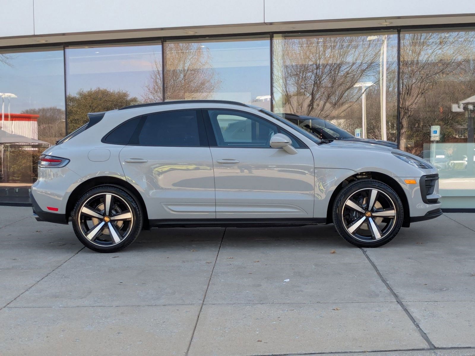 New 2026 Porsche Macan image 8