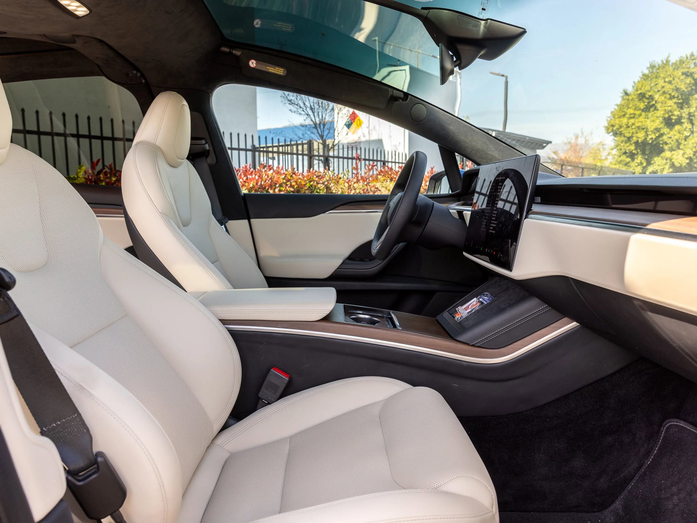 Used 2024 Tesla Model X image 31