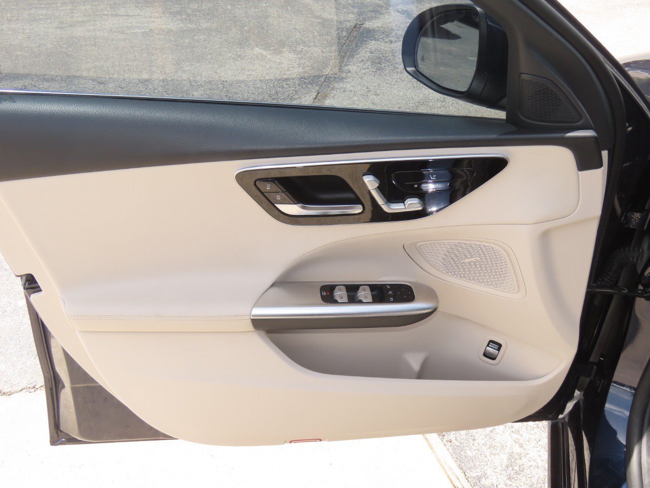 Used 2023 Mercedes-Benz C 300 4MATIC Sedan image 32