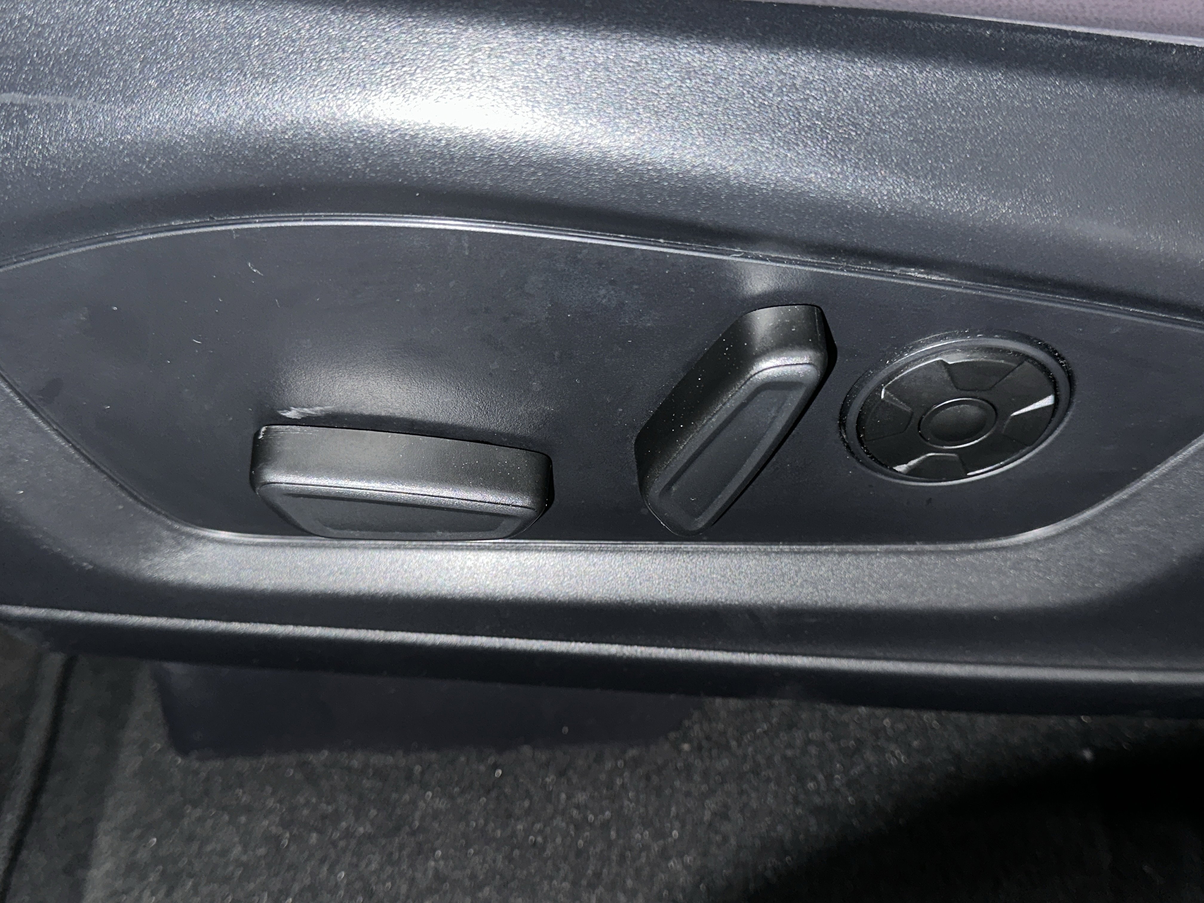 Used 2025 Ford Explorer Platinum w/ LUX Leather Package image 23