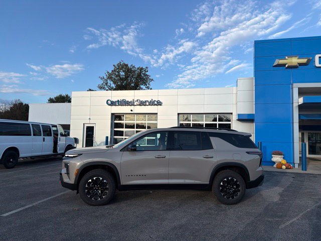 New 2027 Chevrolet Traverse Z71 w/ Enhanced Driving Package AWD/4WD image 3