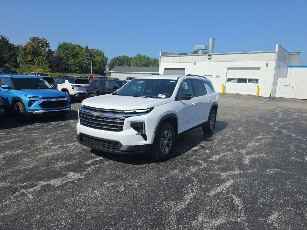 New 2026 Chevrolet Traverse LT w/ LPO, Floor Liner Package FWD image 3
