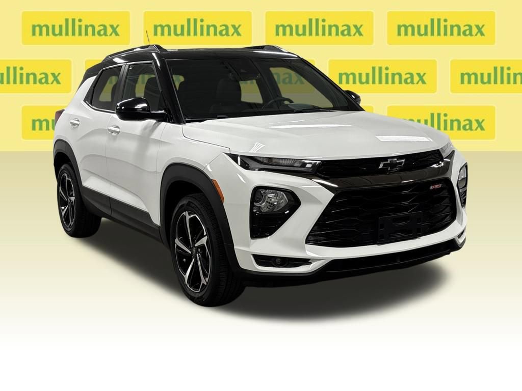 Certified 2022 Chevrolet TrailBlazer RS w/ Sun and Liftgate Package image 2