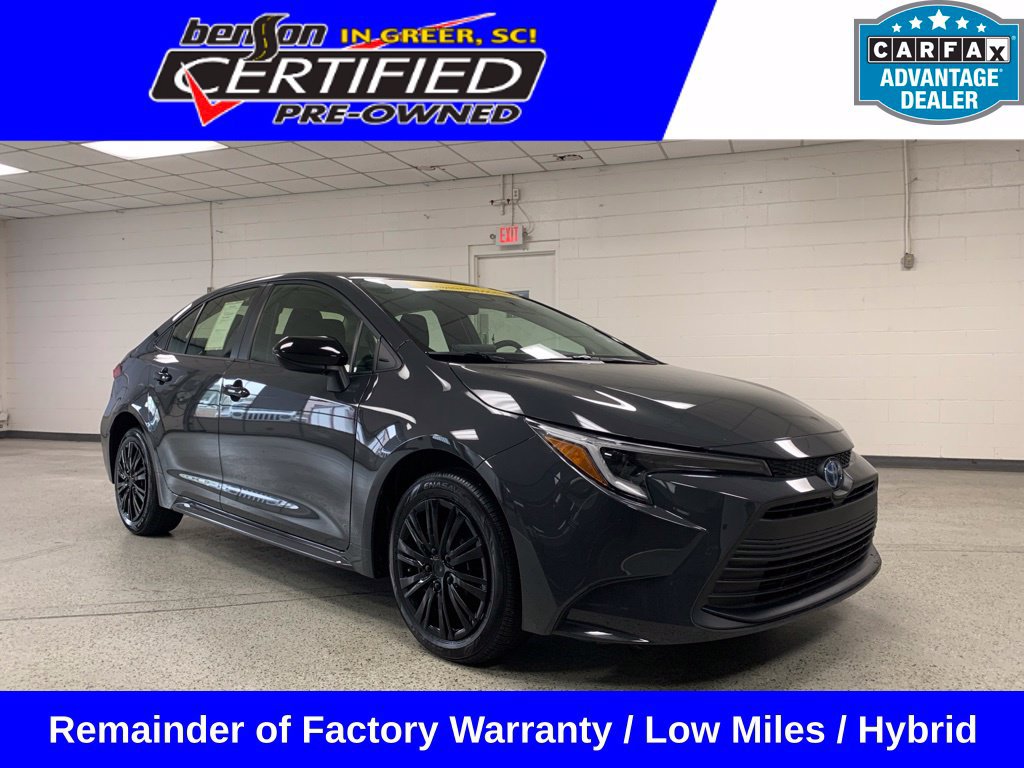 Used 2025 Toyota Corolla LE FWD image 1