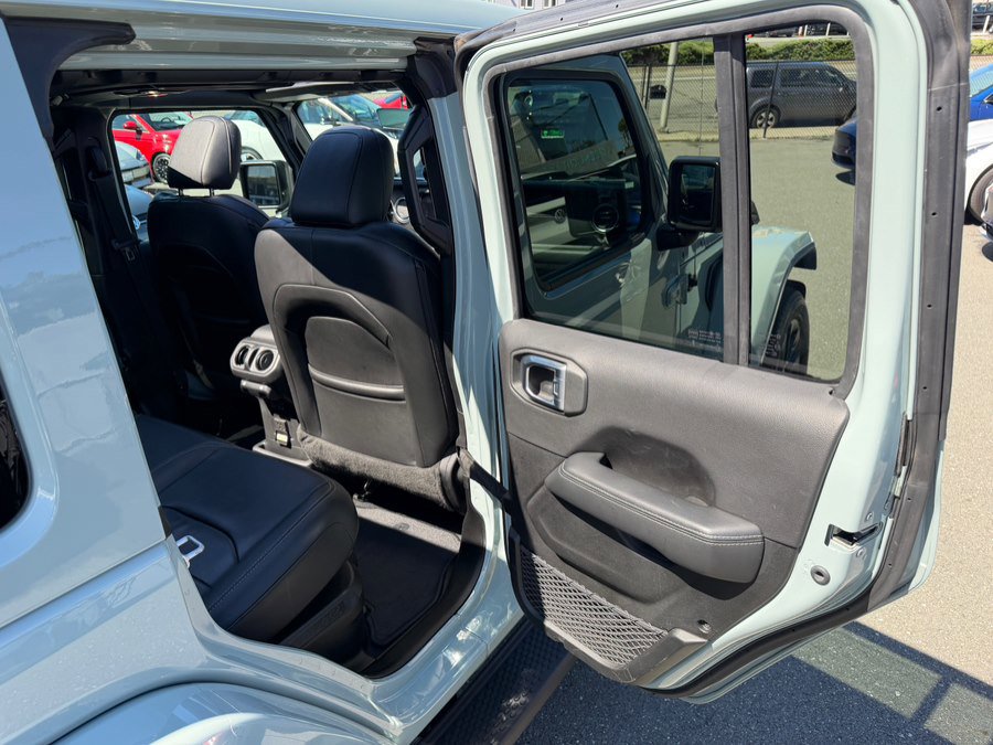 Used 2023 Jeep Wrangler Sahara AWD/4WD image 38