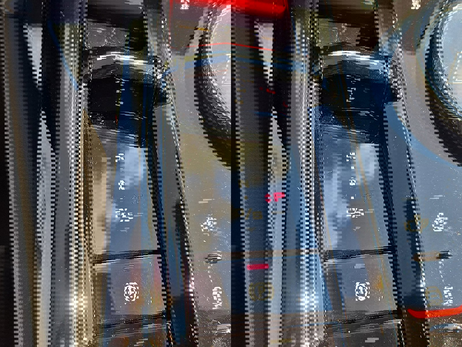 Used 2025 BMW M5 w/ Executive Package image 16