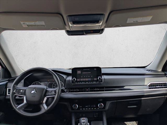 Used 2022 Mitsubishi Outlander ES AWD/4WD image 13