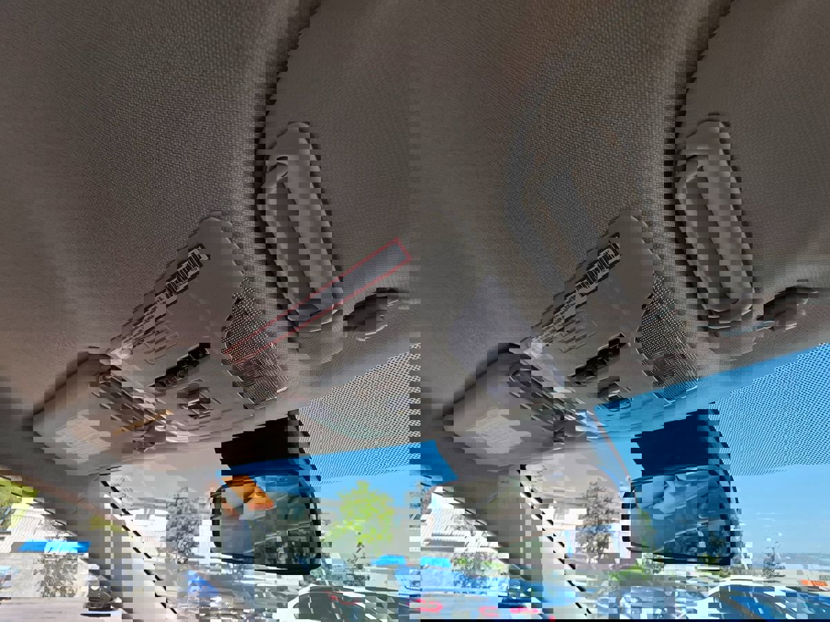 Used 2022 Toyota Corolla LE image 18