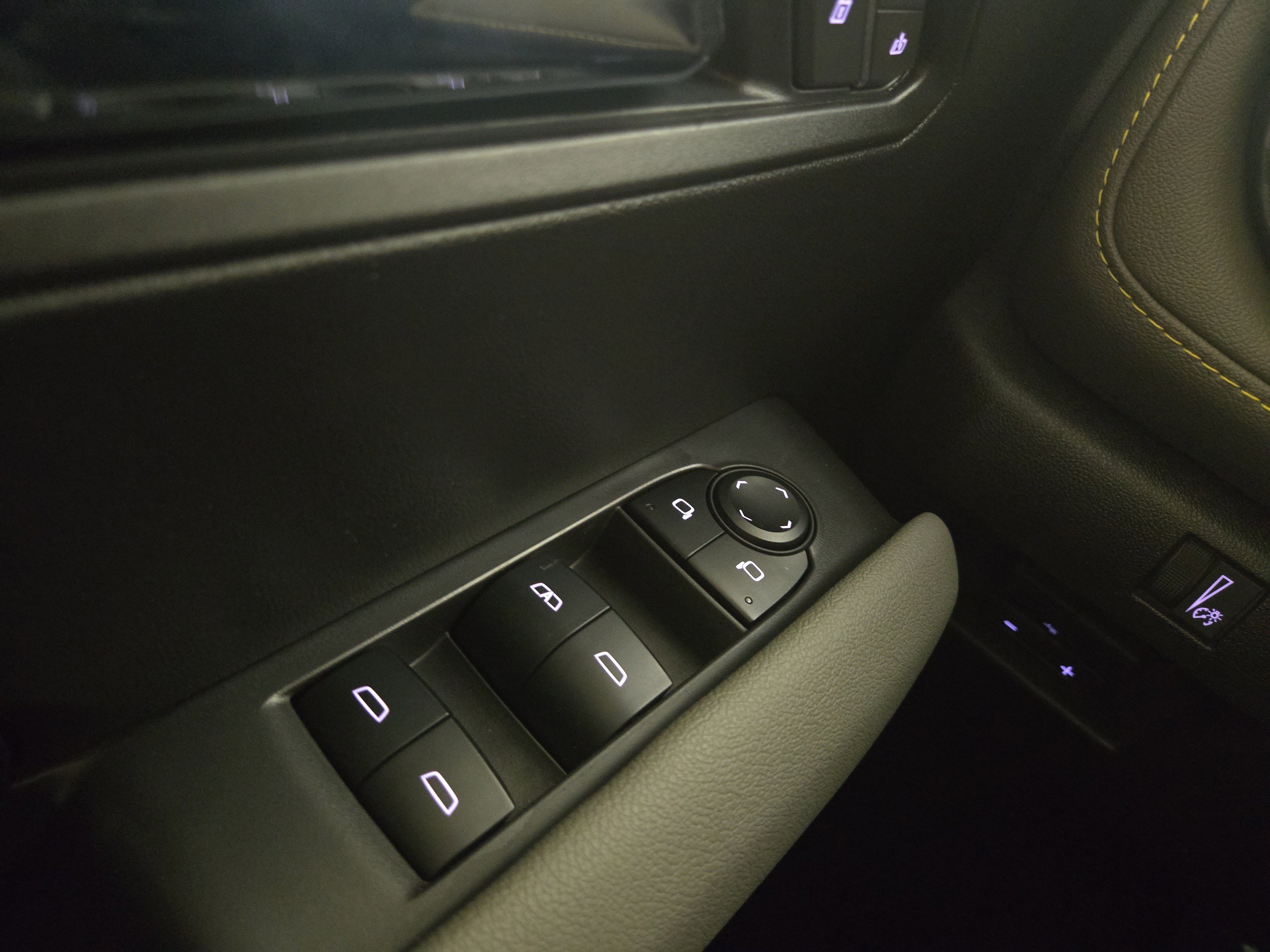 Certified 2025 Chevrolet Colorado ZR2 w/ Technology Package image 26