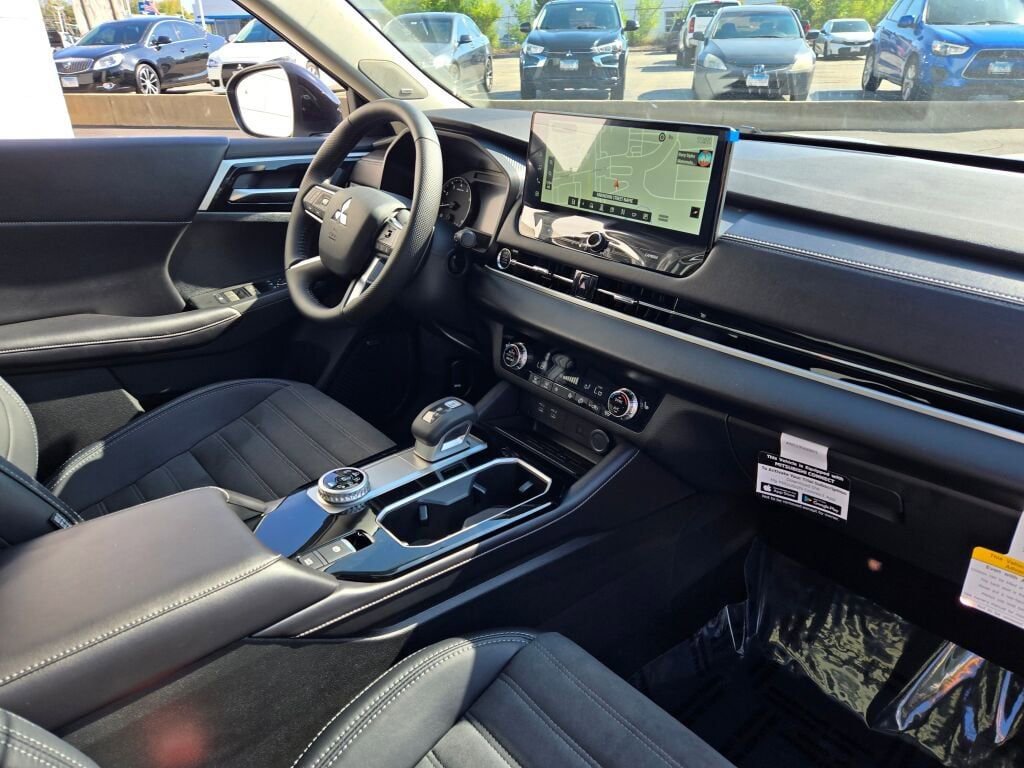 New 2025 Mitsubishi Outlander Trail Edition image 5