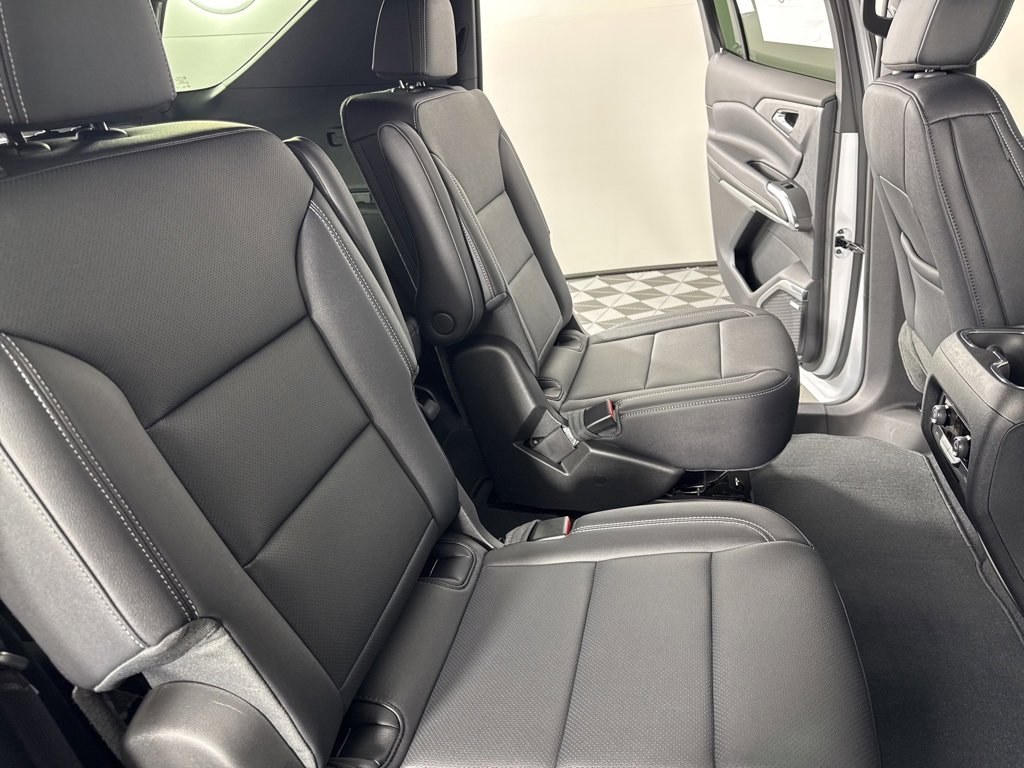 New 2025 Chevrolet Traverse LT w/ Enhanced Driving Package image 38