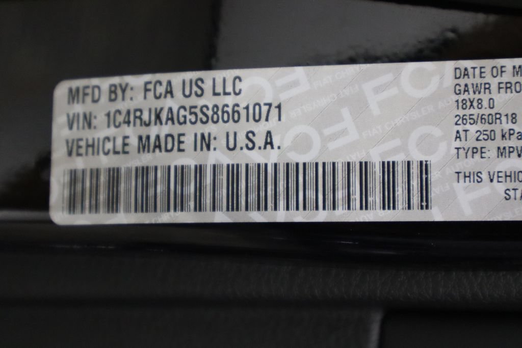 Used 2025 Jeep Grand Cherokee L Laredo AWD/4WD image 37