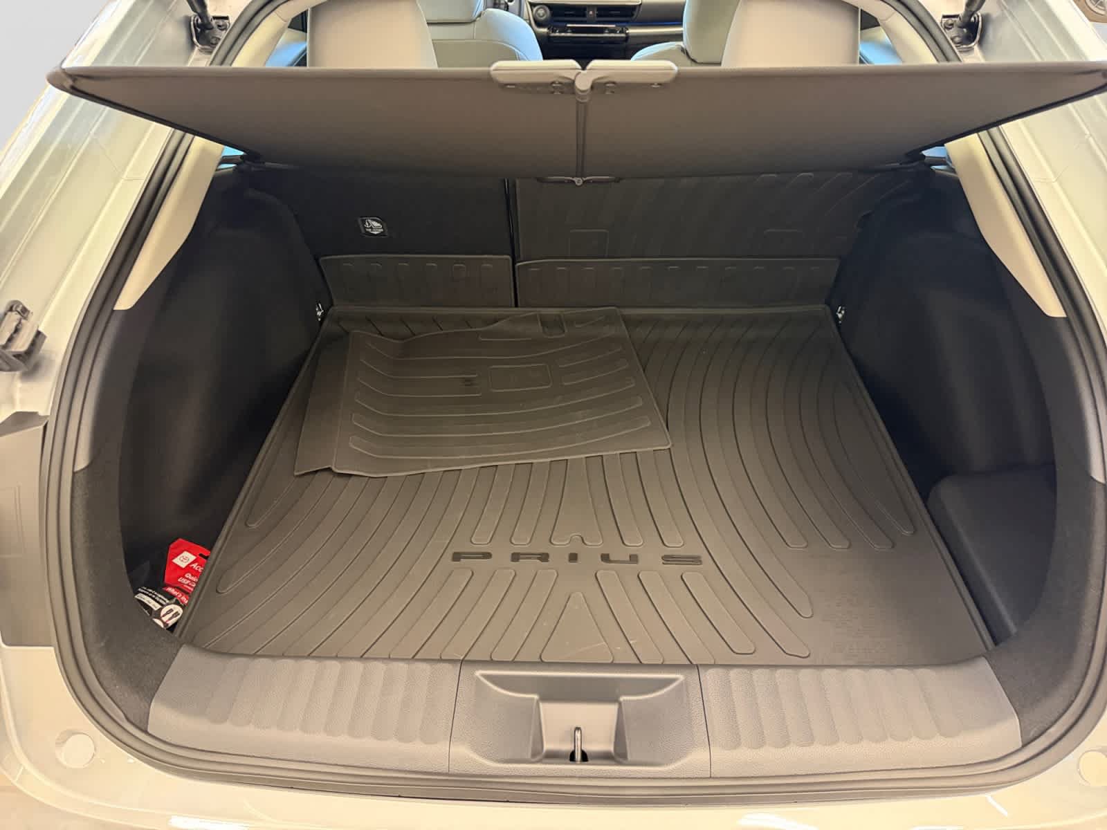 New 2027 Toyota Prius XLE FWD image 4