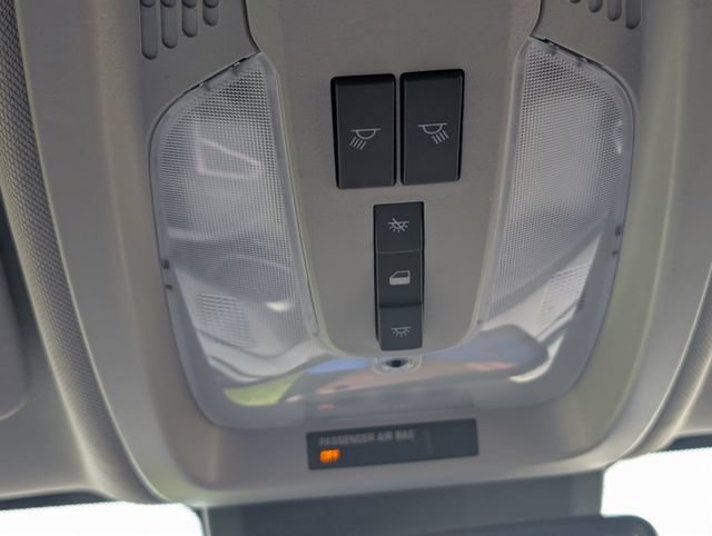 Used 2017 Chevrolet Equinox Premier FWD image 19