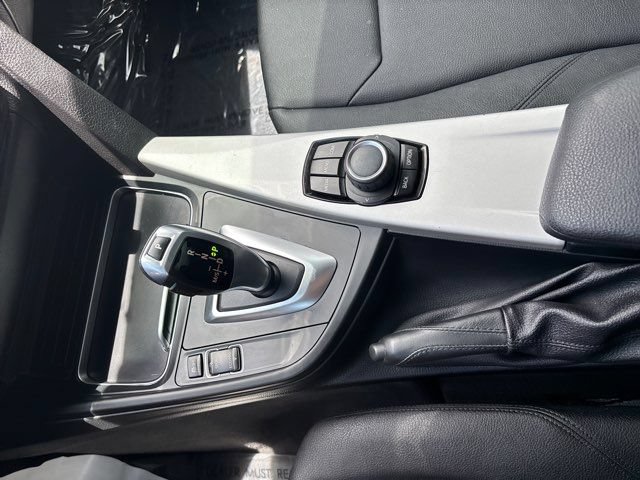 Used 2018 BMW 320i Sedan RWD image 33