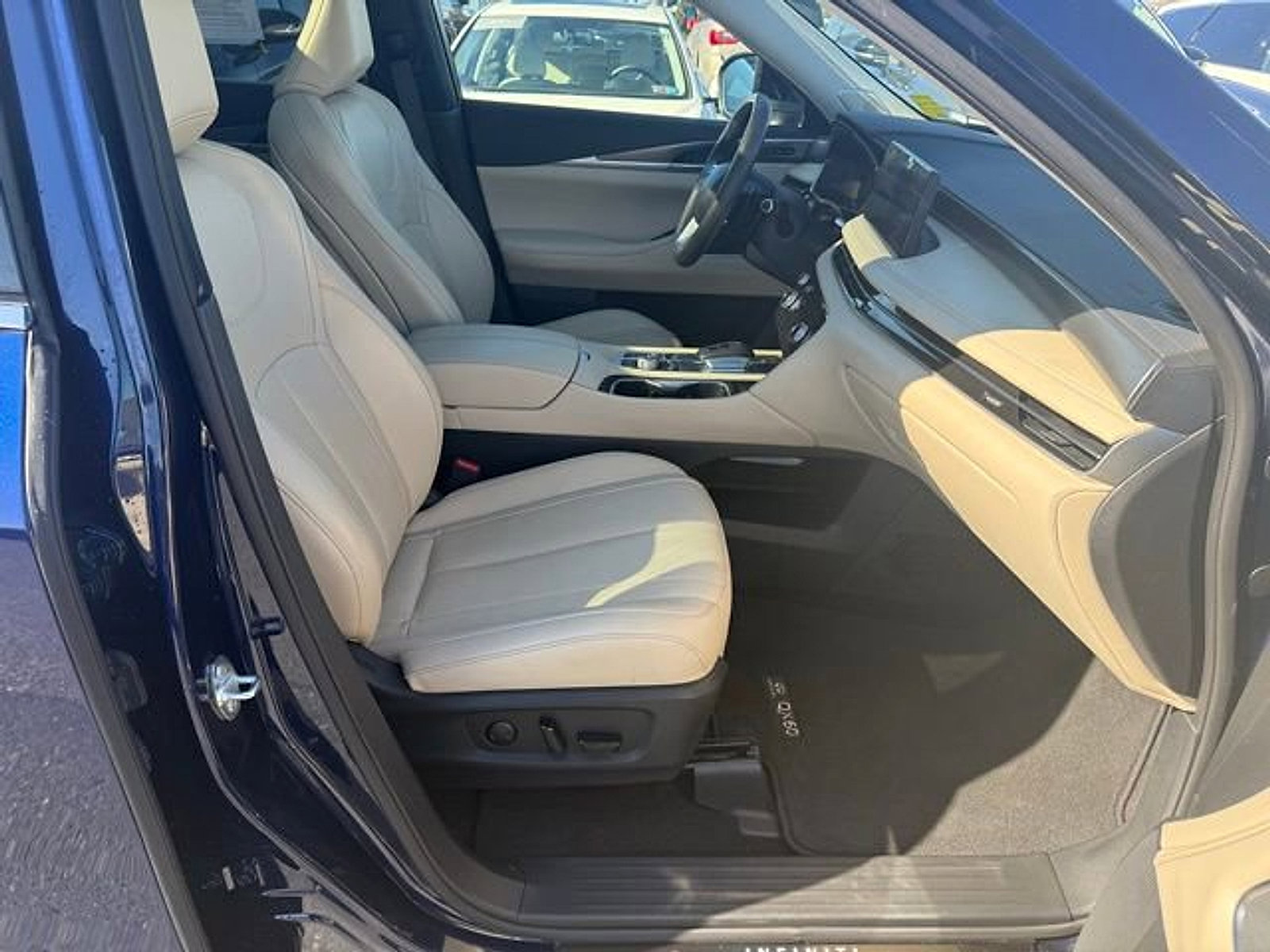 Used 2025 INFINITI QX60 Luxe w/ Lighting Package (N94) image 27