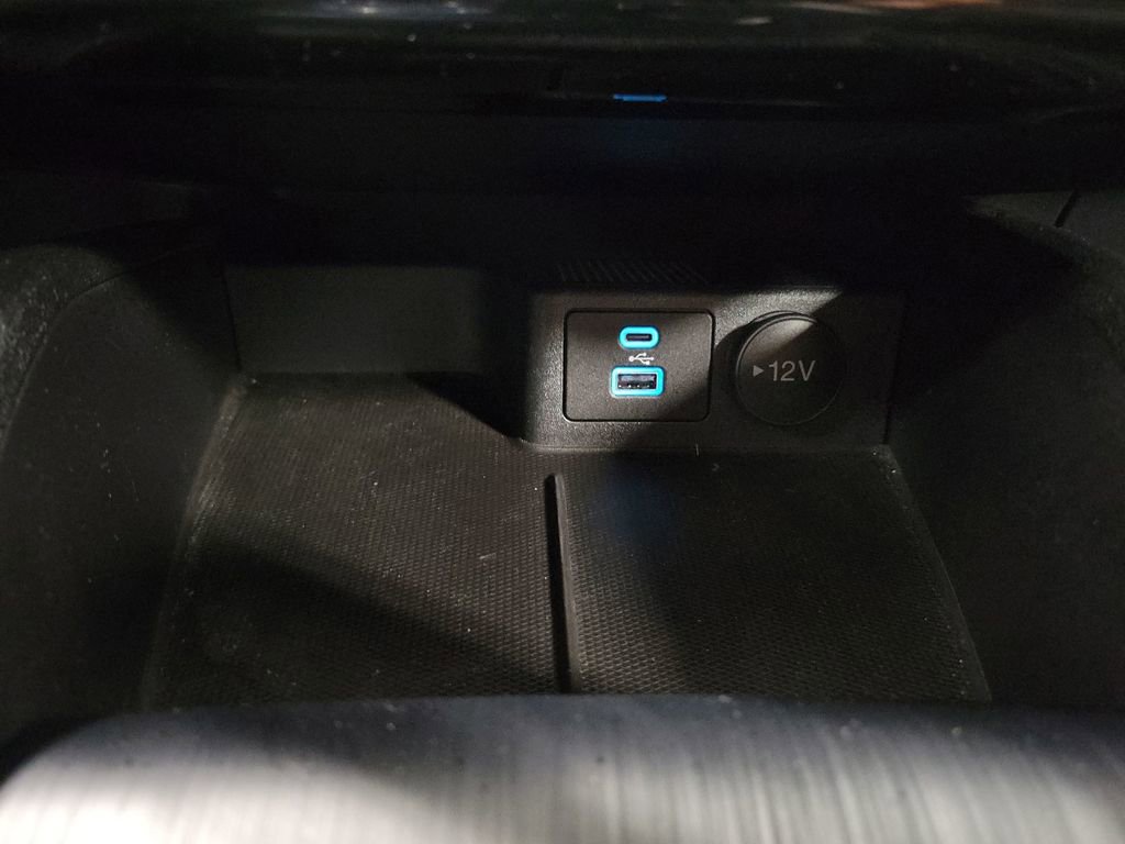 Used 2022 Ford Escape SE image 17
