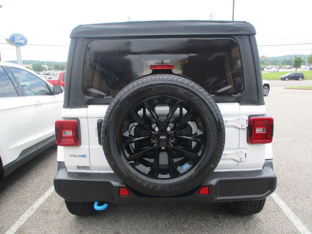 Used 2023 Jeep Wrangler Sahara image 18