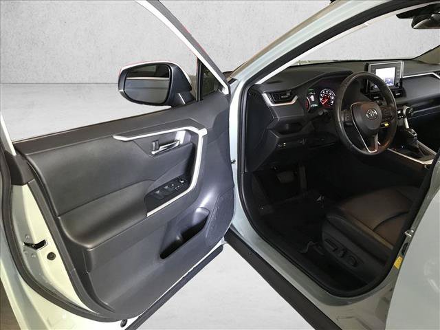Used 2019 Toyota RAV4 XLE Premium FWD image 15