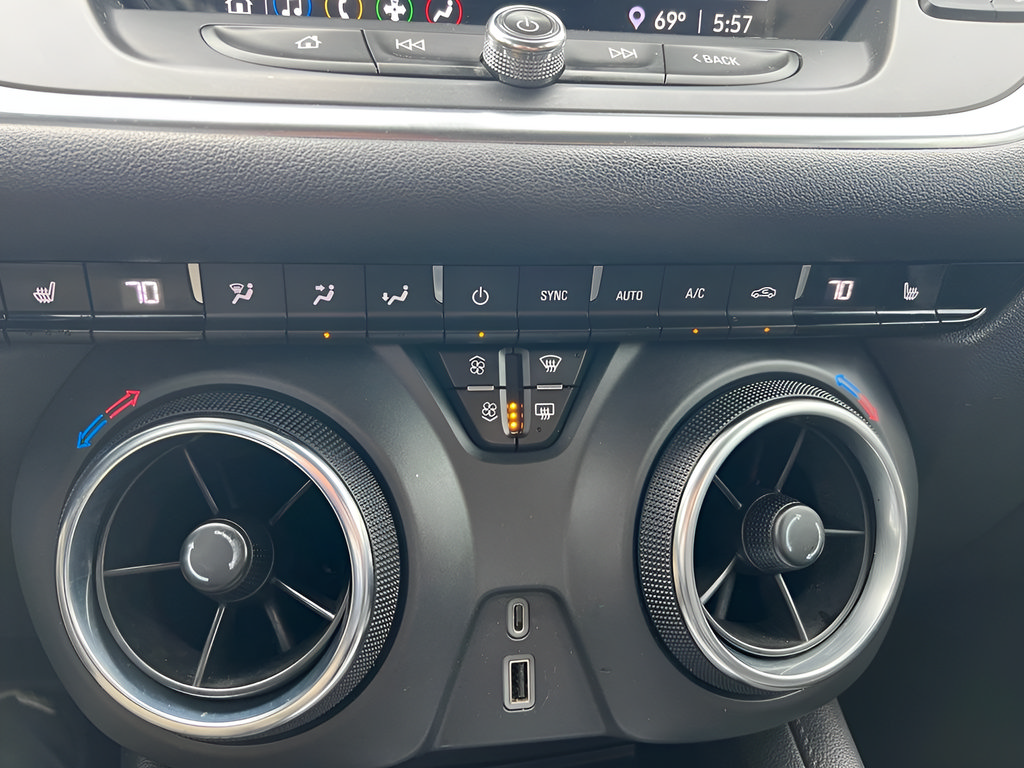 Used 2021 Chevrolet Blazer LT FWD image 27