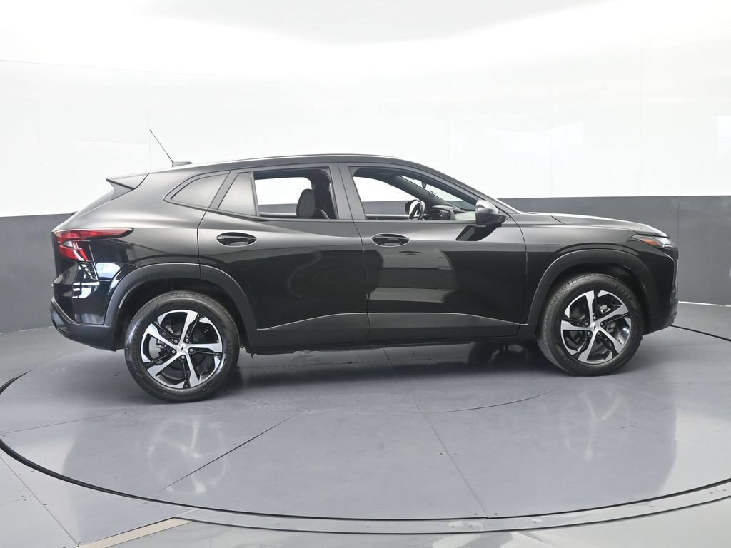 Used 2025 Chevrolet Trax RS w/ Driver Confidence Package FWD image 7