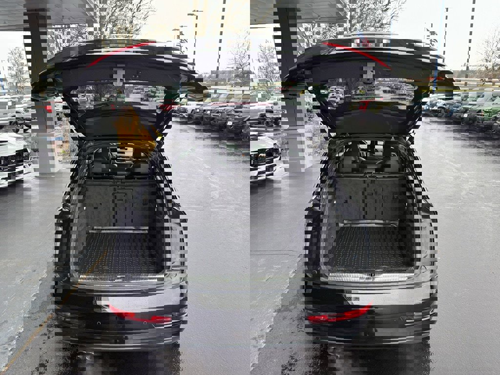 Used 2018 Audi Q3 2.0T Premium Plus w/ Premium Plus Package image 6