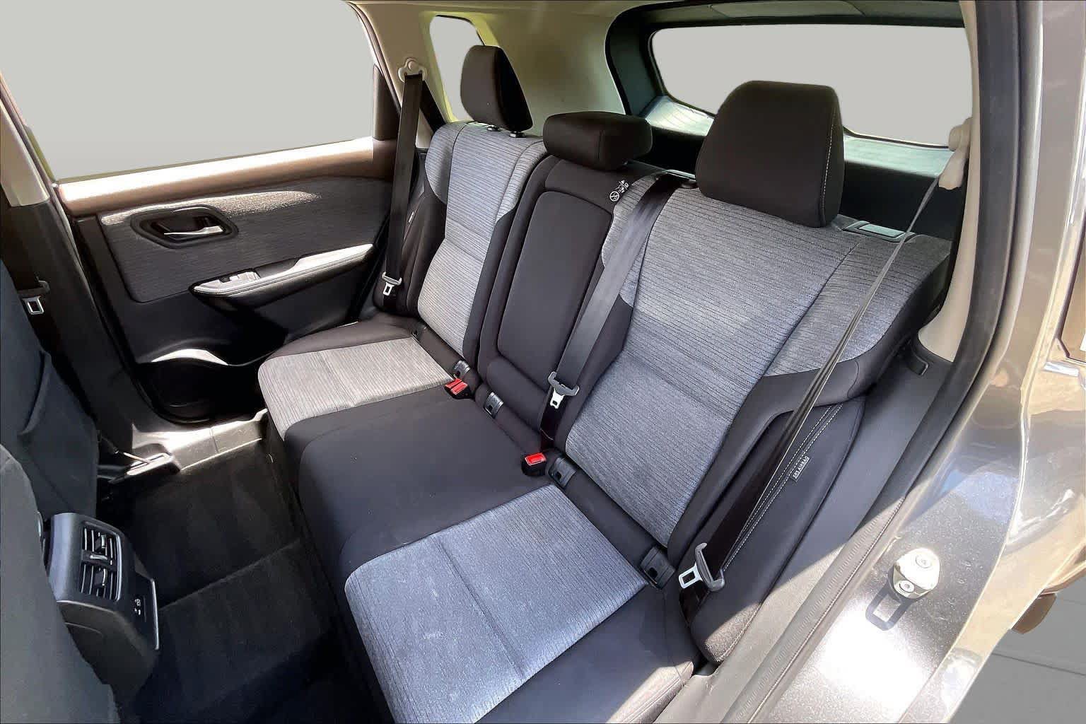 Used 2023 Nissan Rogue SV FWD image 19