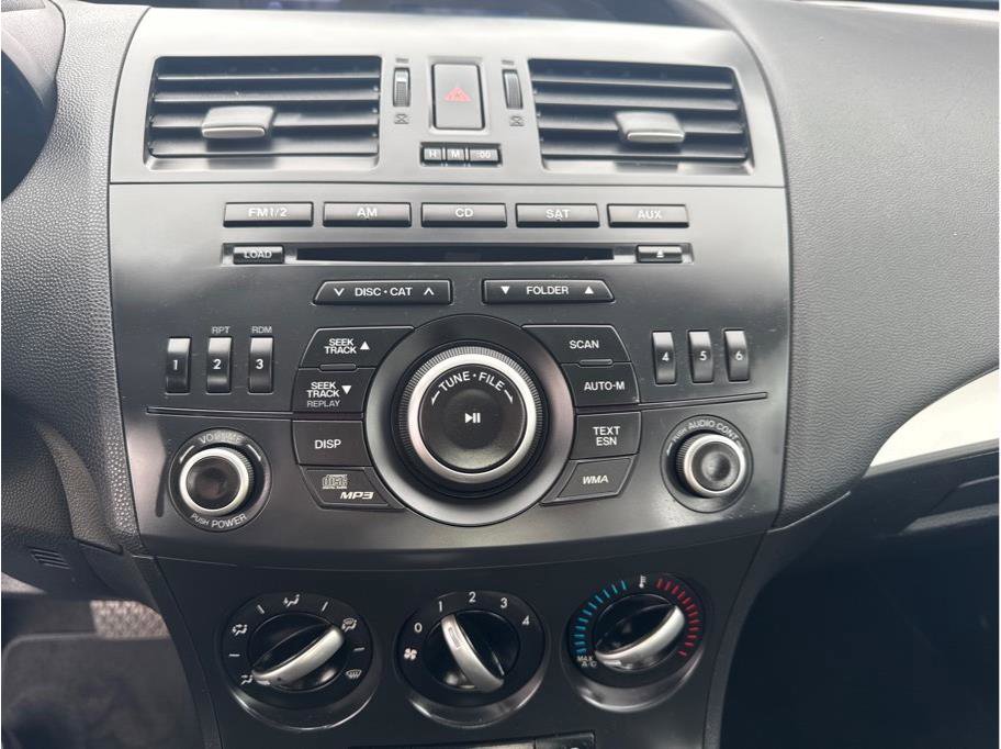 Used 2013 MAZDA MAZDA3 i Sport FWD image 13
