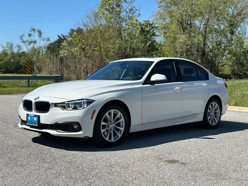 Used 2018 BMW 320i xDrive Sedan w/ Convenience Package AWD/4WD image 3
