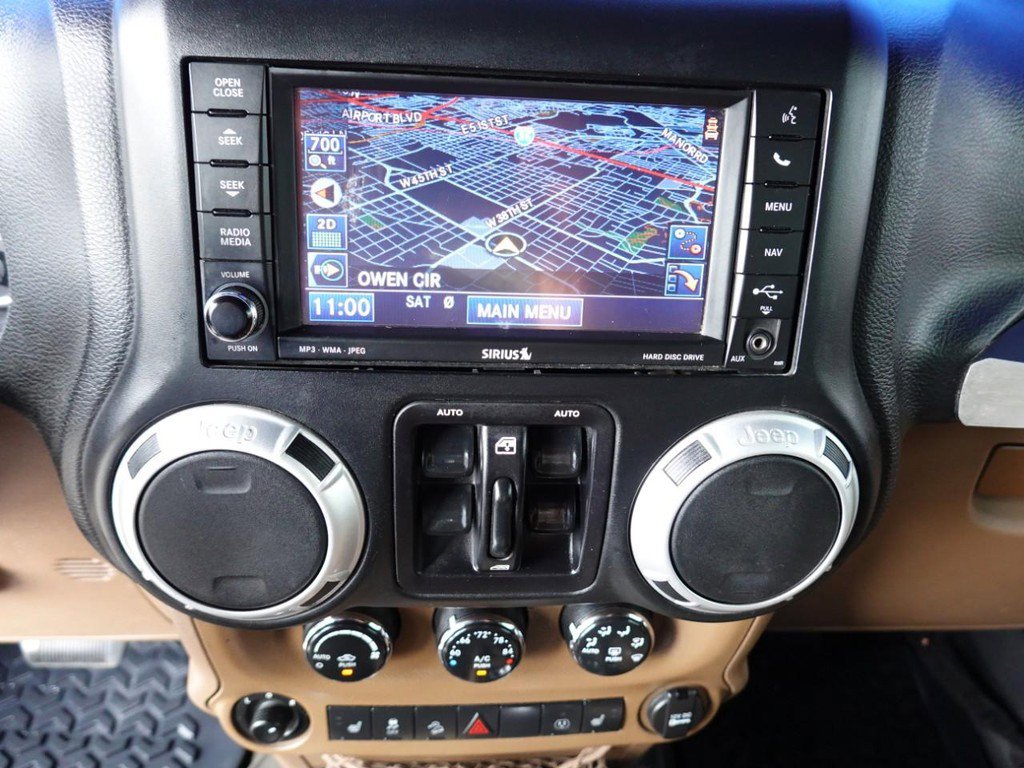 Used 2015 Jeep Wrangler Unlimited Sahara w/ Max Tow Package AWD/4WD image 14