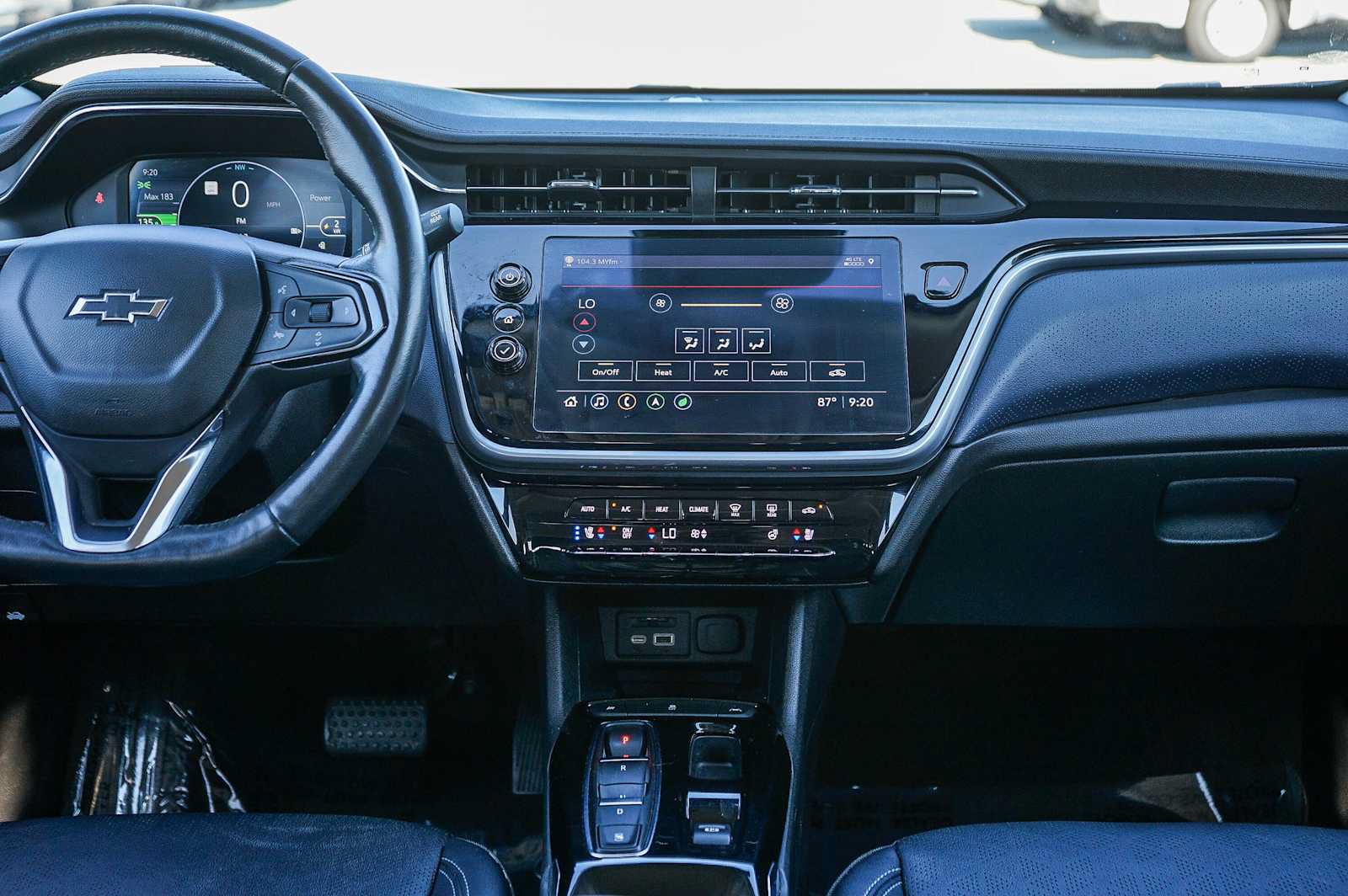 Used 2022 Chevrolet Bolt EUV Premier w/ Sun & Sound Package FWD image 13