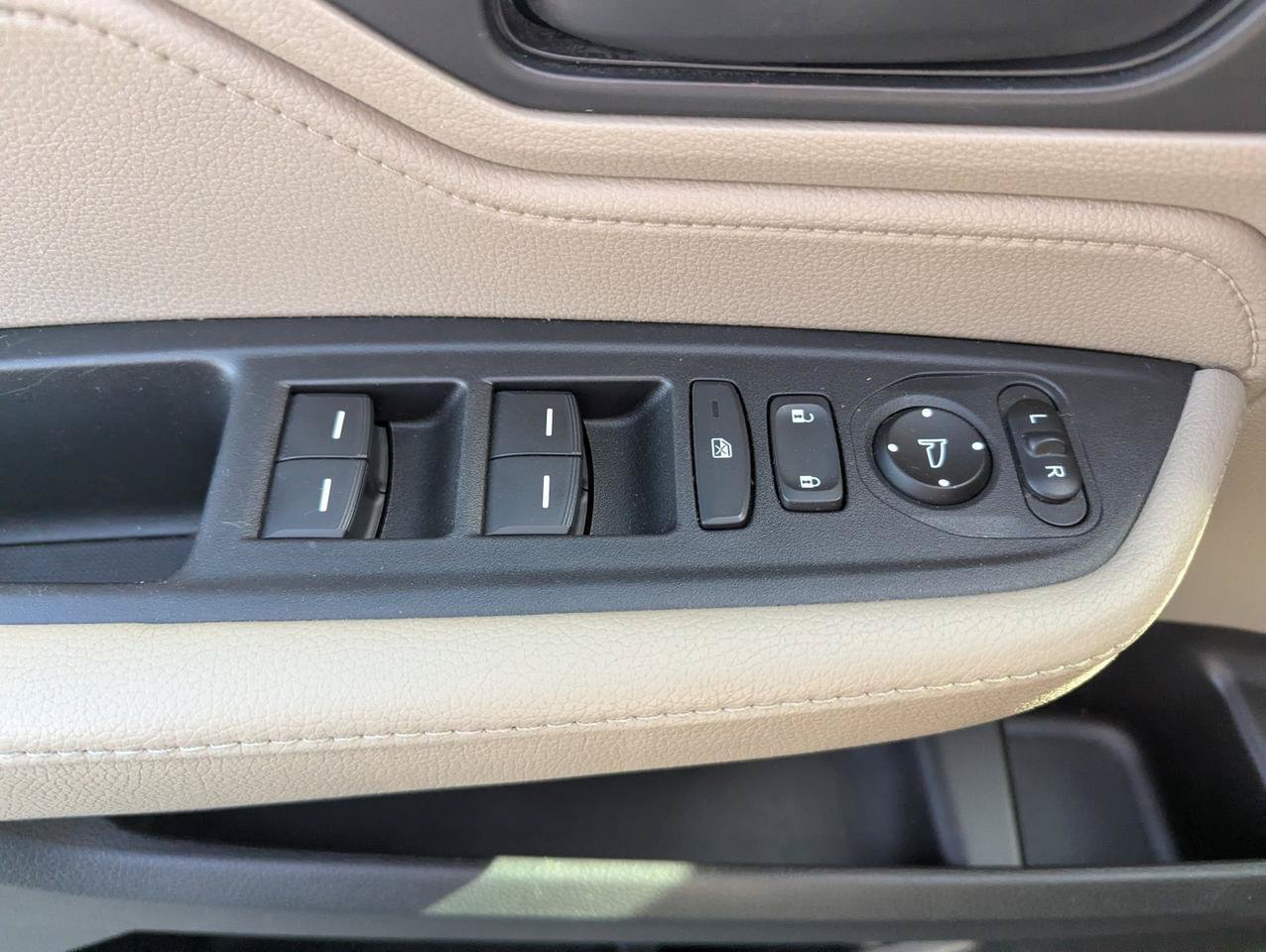 Used 2018 Honda Odyssey EX image 10