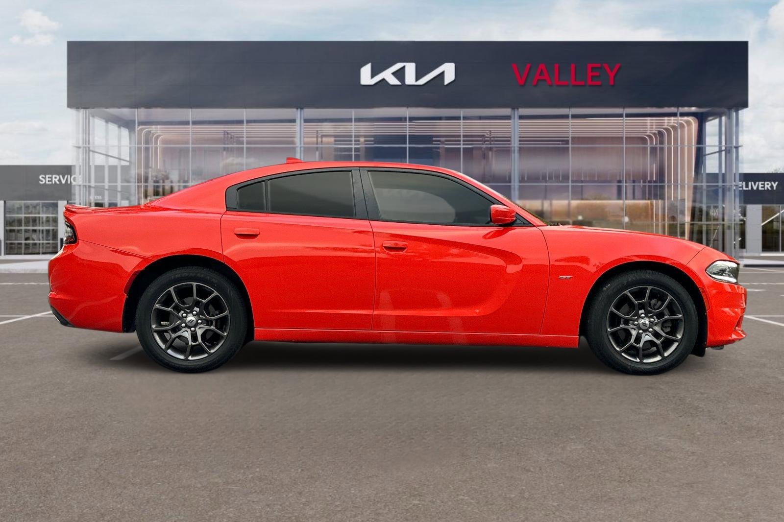 Used 2018 Dodge Charger GT image 3