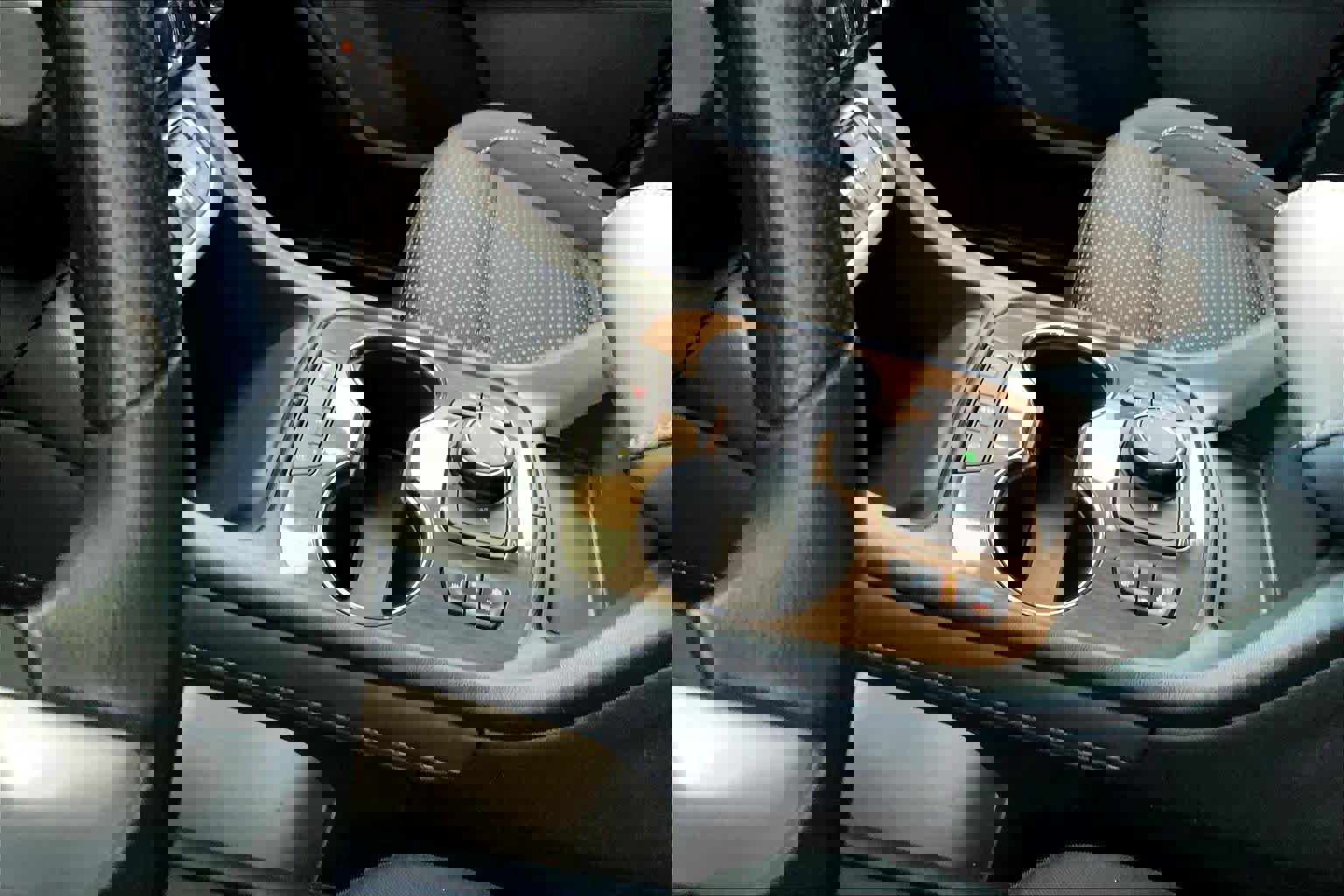 Certified 2023 GMC Acadia SLE w/ Driver Convenience Package image 14