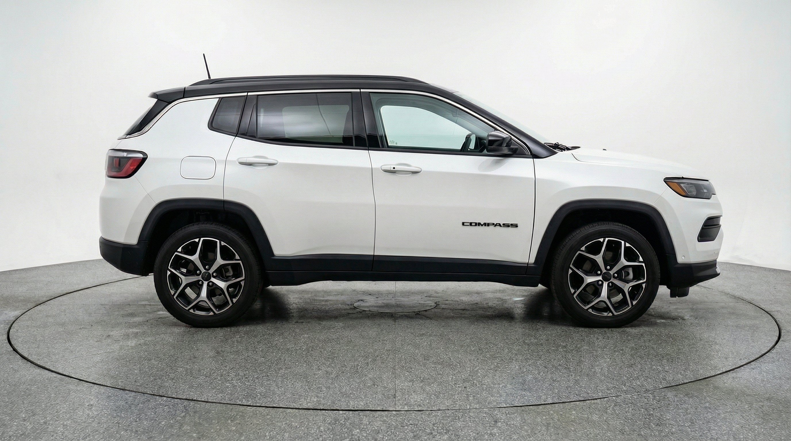 Used 2025 Jeep Compass Limited AWD/4WD image 11