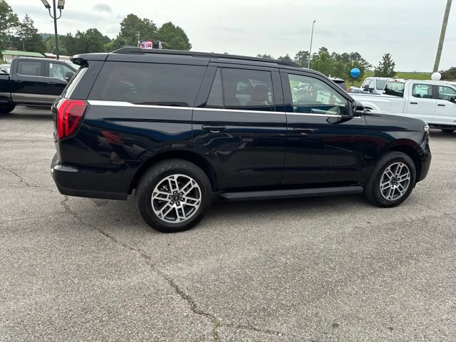 Used 2025 Ford Expedition Active AWD/4WD image 37