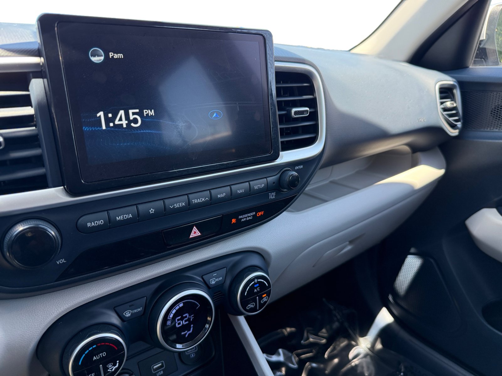 Certified 2021 Hyundai Venue FWD image 12