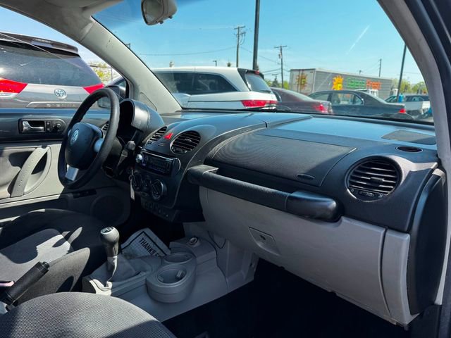 Used 2004 Volkswagen Beetle GLS FWD image 12