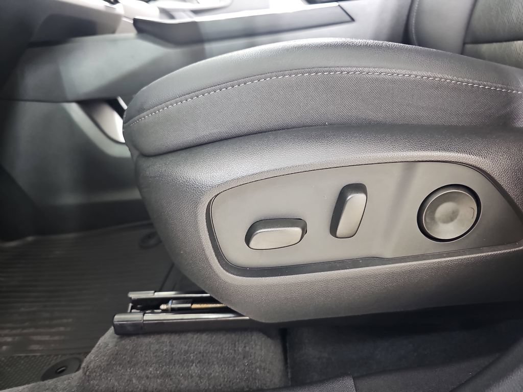 Certified 2025 Chevrolet Equinox LT w/ Convenience Package II AWD/4WD image 35