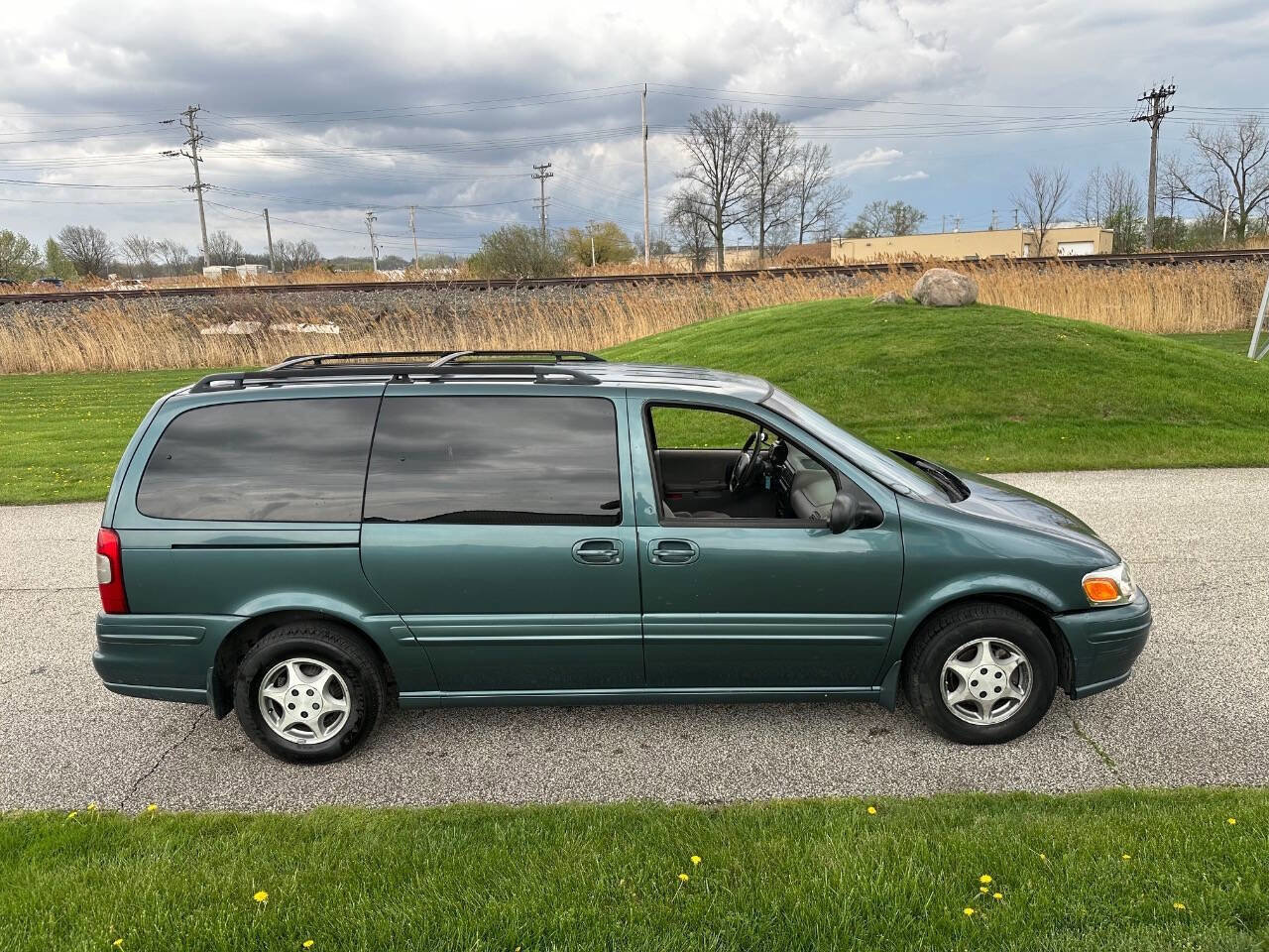 Used 1997 Oldsmobile Silhouette GL image 5