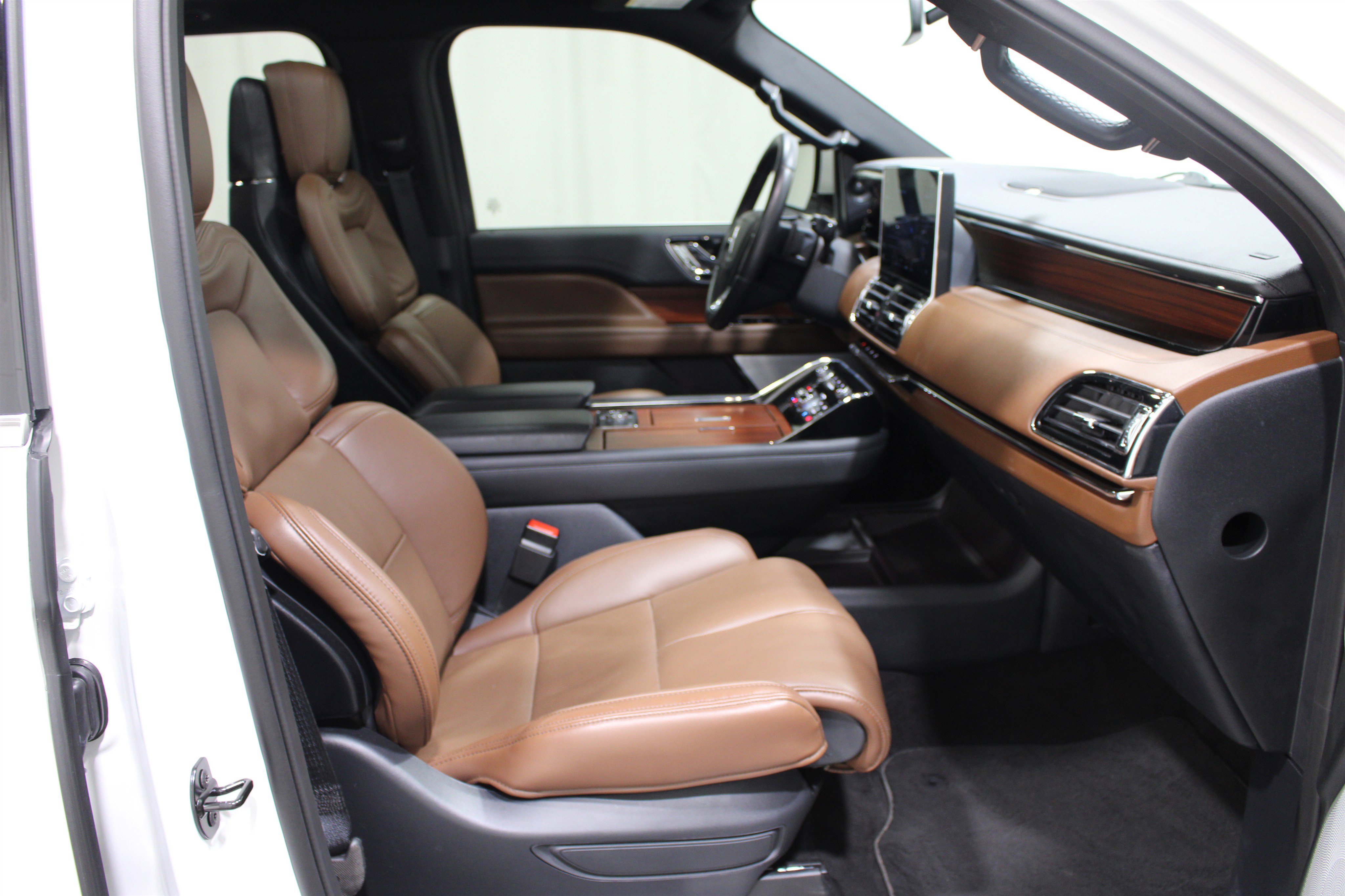 Used 2024 Lincoln Navigator Reserve AWD/4WD image 26