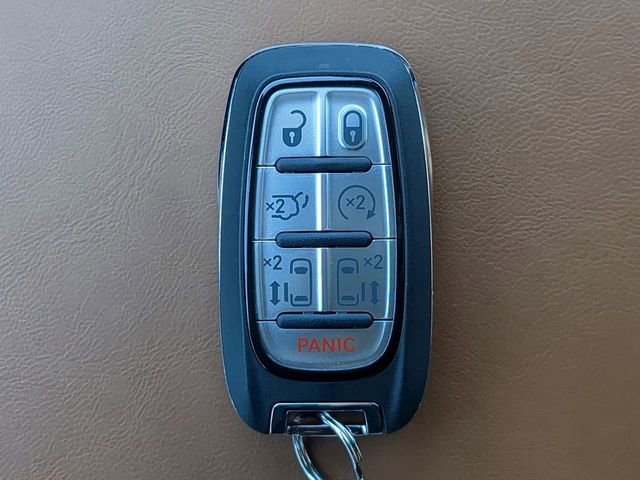 New 2026 Chrysler Pacifica Pinnacle w/ Trailer Tow Group image 40