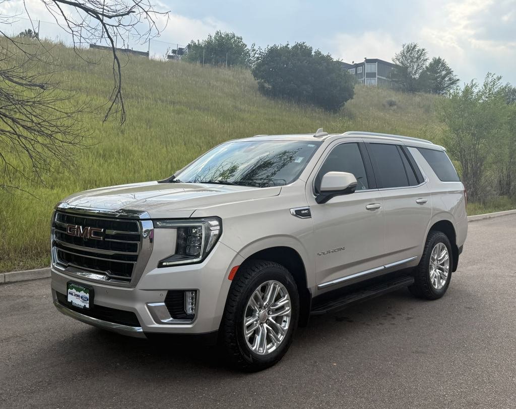 Used 2022 GMC Yukon SLT w/ SLT Luxury Package image 3