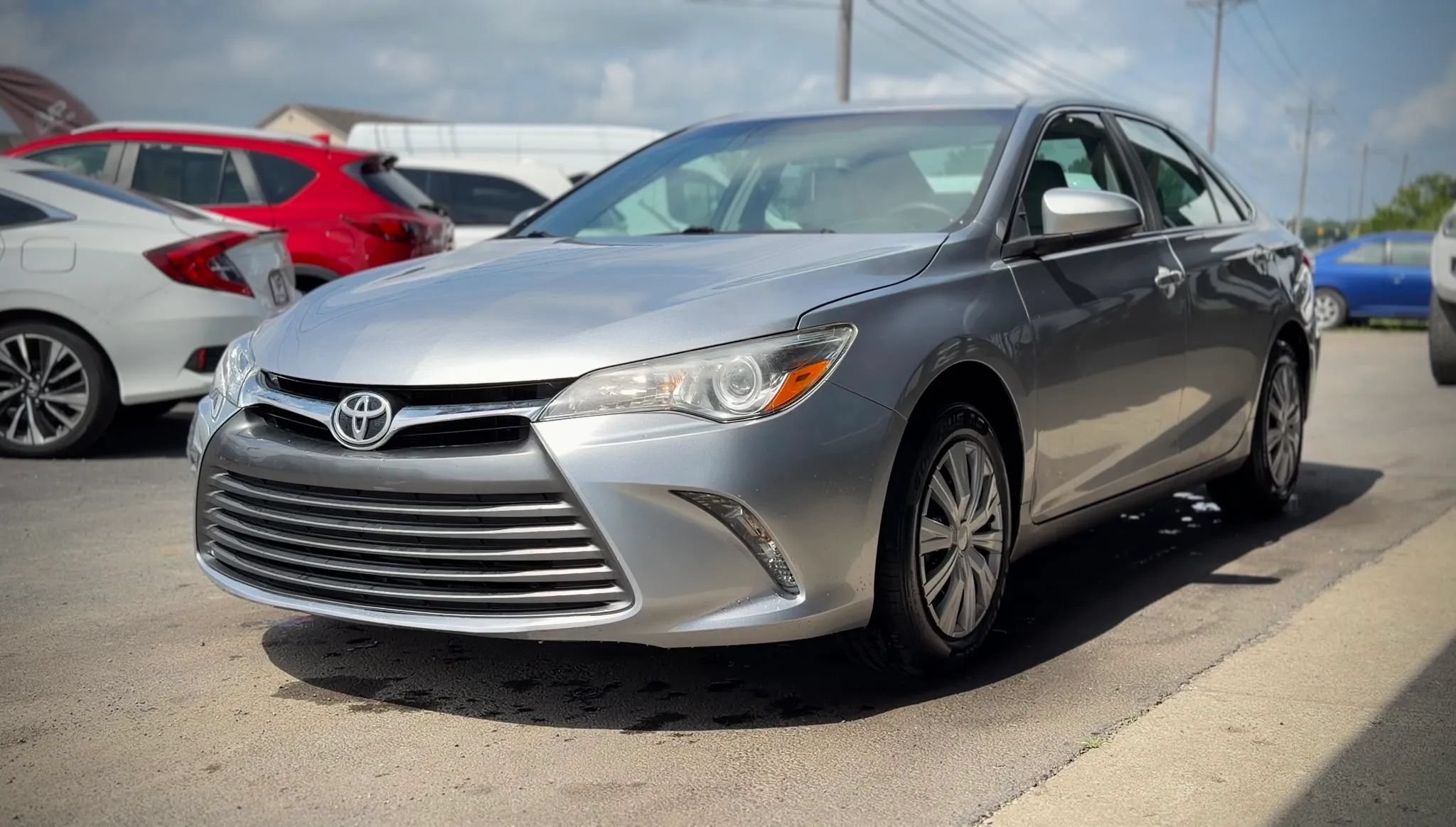 Used 2017 Toyota Camry LE FWD image 5