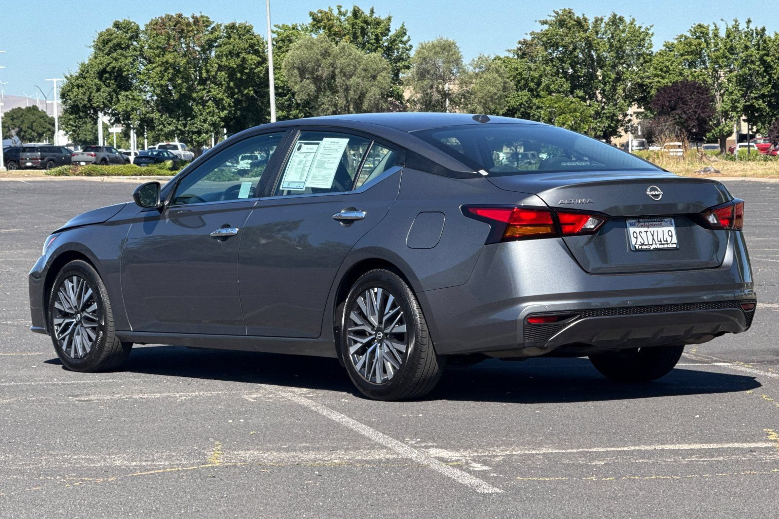 Used 2025 Nissan Altima 2.5 SV FWD image 6