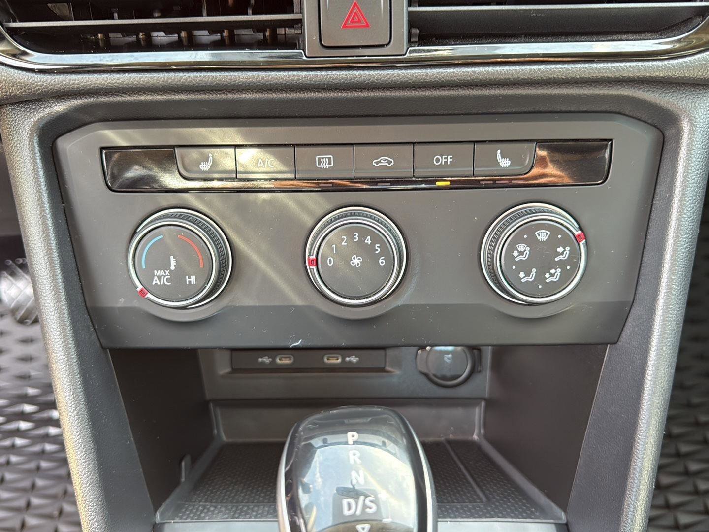 Used 2022 Volkswagen Taos SE image 18