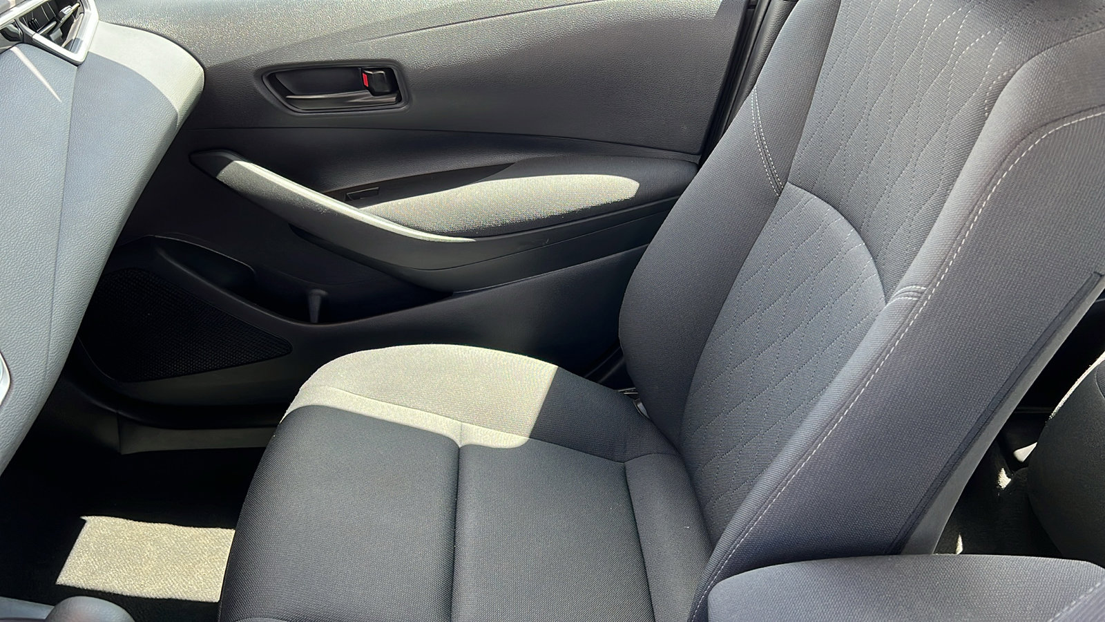 Used 2024 Toyota Corolla LE FWD image 18